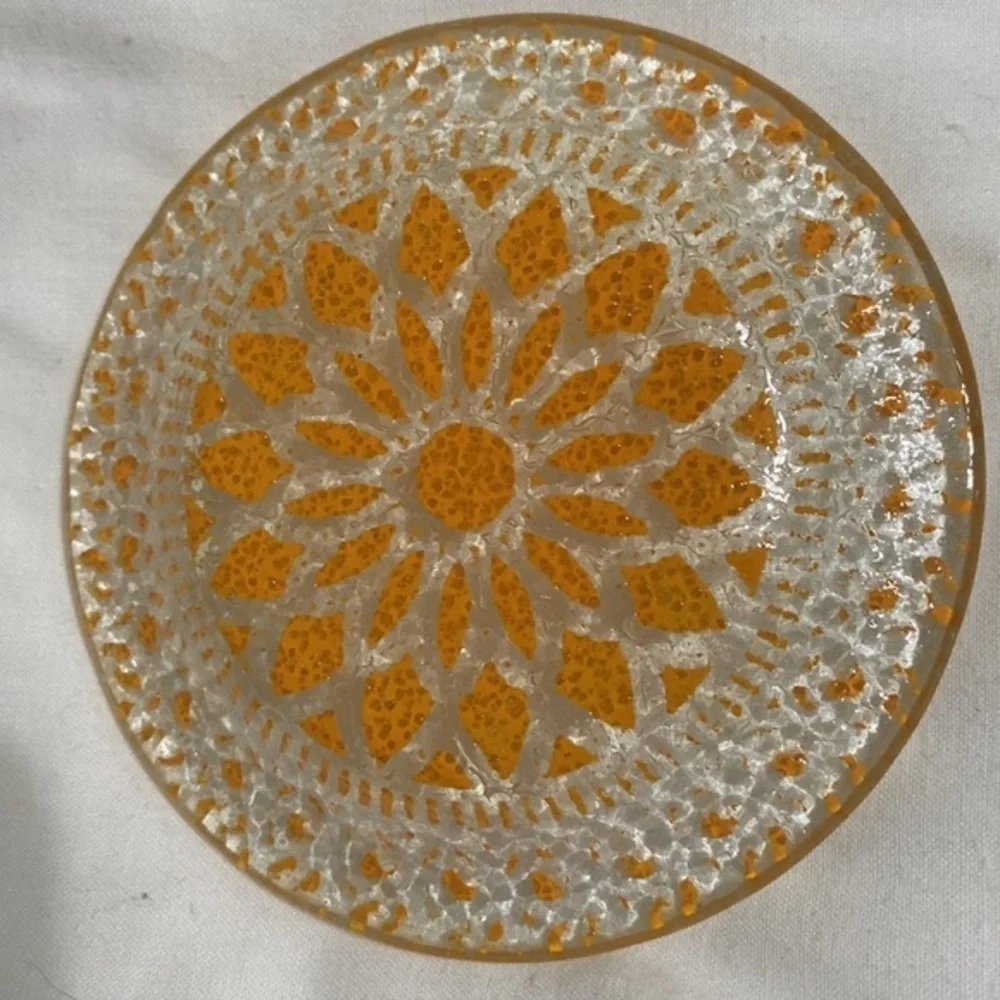 Small glas plates, 4 inches diameter. Unique! Rare! One is orange, one yellow.